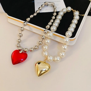 Exaggerated Heart Pendant Necklace With Resin And Alloy Bead Chain For Women Statement Fashion Jewelry