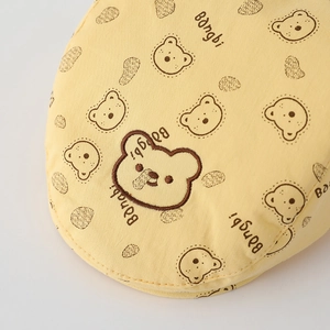 Yellow baby beret hat with cartoon bear print and embroidery for sun protection