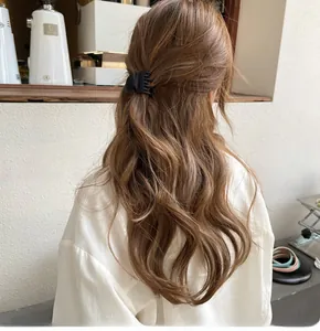 Elegante pinza per capelli nera opaca per coda di cavallo alta e acconciature raccolte