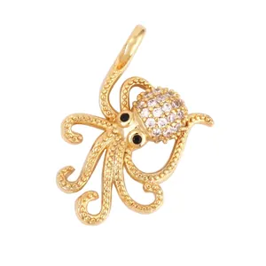 Détail de pendentif poulpe avec zircons blancs et placage or avec dimensions affichées