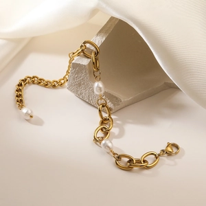 Retro 18K gold plated stainless steel chain bracelet with elegant white pearls for women
