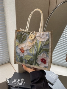 Linen tote bag with 3D floral design, wooden button closure and cotton rope handle