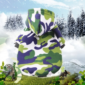 Pet hoodie with classic three-color camouflage print and ribbed cuffs for autumn