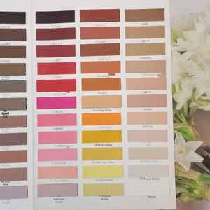 Nuancier de bandoulières en cuir grainé avec de nombreuses options de couleurs variées