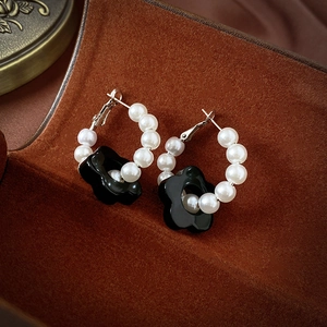 Retro C Hoop Earrings With Black Acrylic Flower And Imitation Artificial Pearl For Women 925 Sterling Silver Earring Post Geometric