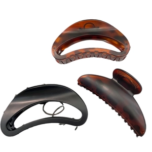 Thick butterfly hair claw clips in black and tortoiseshell brown resin for women