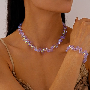 Elegantes Set aus lila Kristallperlen-Choker und Armband für einen raffinierten Look