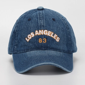 Vintage-Baseballkappe aus dunkelblauem Denim mit Los Angeles 83 Bestickung