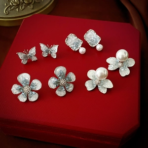 Blumen Schmetterling Quadratische Ohrringe Legierung Synthetischer Kristall Künstliche Perle Mit 925 Sterling Silber Ohrstecker Süß
