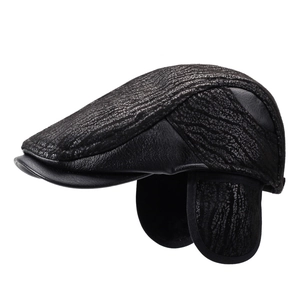 Berretto da baseball invernale da uomo in pelle nera con paraorecchie e patchwork