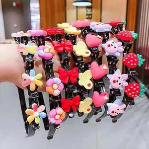 Diademas de colores para niñas con motivos de flores y fresas y pequeñas pinzas