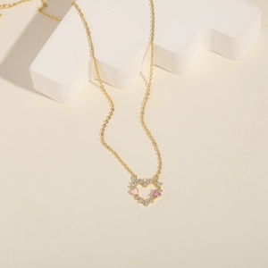 Elegante Collana Con Ciondolo a Cuore Rosa in Rame Placcato Oro 14k Per Donna Gioielli con Catena a Clavicola Smaltata con Strass