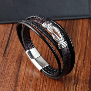 Mehrlagiges Herren-Lederarmband in Schwarz mit roter Naht und silbernem Unendlichkeitssymbol