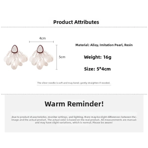 Detailed size and material diagram of shell starfish pearl tassel earrings in 5x4cm