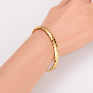 Minimalist 304 stainless steel gold rhombic textured bangle with secure buckle closure