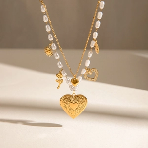 Ensemble de colliers double couche en acier avec médaillon cœur et pendentifs soleil