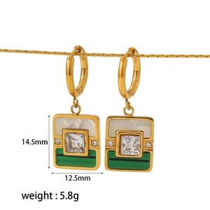 Detail view of emerald green geometric earrings with dimensions 14.5mm and weight 5.8g