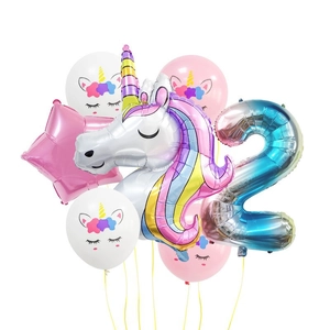 Kit ballons anniversaire licorne avec chiffre 2 dégradé et formes d'étoiles rose pastel