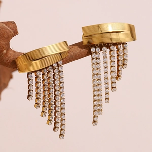 Boucles d'oreilles élégantes à pampilles plaquées or 18 carats avec strass brillants