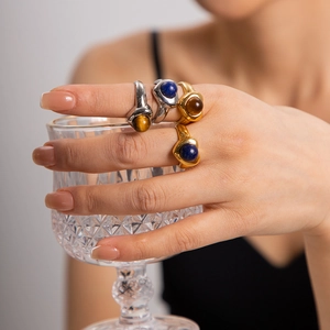 Bagues en acier inoxydable doré 18K avec pierres d'oeil de tigre bleues et brunes