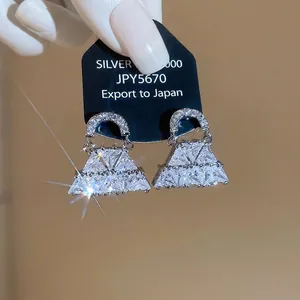 Orecchini in argento S925 a forma di borsetta con zircone triangolare e pietre brillanti