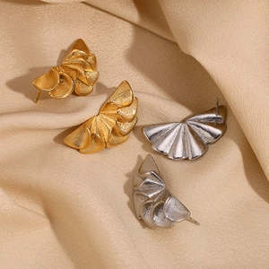 Pleated Petal Stud Earrings Stainless Steel 18K Gold Plated Geometric Fan Shaped Retro Fashion Jewelry For Women