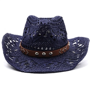 Chapeau de cowboy en paille bleu foncé avec bande en cuir clouté pour le soleil