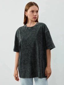 Vintage oversized acid wash charcoal cotton T-shirt with drop shoulders and crew neck