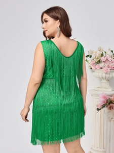 Ärmelloses Plus-Size-Kleid in Grün mit tiefem V-Rücken, Fransen und Pailletten