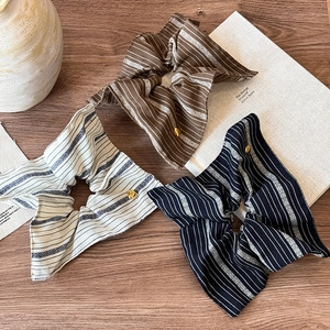 Vintage Striped Fabric Scrunchies For Women With Golden Heart Pendant Retro Hair Ties Elegant Korean Style Hair Accessories