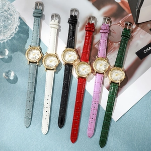 Women's quartz watch set with floating diamonds and six colorful crocodile pattern straps