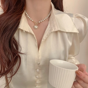 Elegant heart pearl necklace for women featuring a gold OT clasp and rhinestone pendant