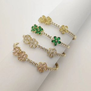 Four-color clover flower bangle bracelets with sparkling zircons on gold plating