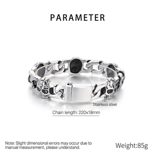 Detail shot of men's stainless steel skull bracelet with 220x18mm size specifications