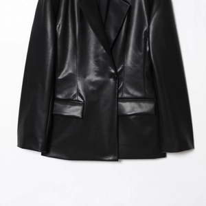 Slim fit black faux leather blazer jacket for women with lapel collar and single-breasted design