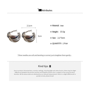Detailed size specifications for double-layer crossover circular hoop earrings in silver