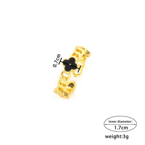 Gold chain texture open ring with black shell clover petal charm and 1.7cm inner diameter