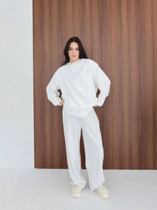 Retro American oversized white sweatshirt and grey wide-leg trousers casual set
