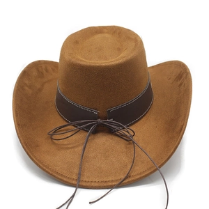 Chapeau de cowboy marron classique avec bord incurvé et ruban décoratif à surpiqûres
