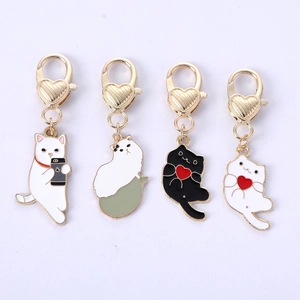 Cartoon cat enamel keychain charms with gold heart lobster clasps for bag accessories