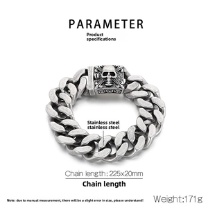 Detail view of vintage silver Cuban chain bracelet with skull clasp and size 225x20mm