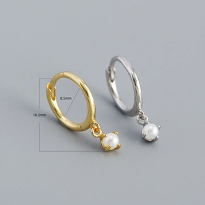 S925 sterling silver hoop earrings with white pearl pendants showing precise size metrics