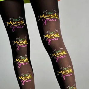 Schwarze Mardi Gras Strumpfhose mit bunten Stickereien von Masken und festlicher Schrift
