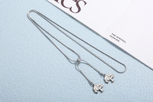 Collier chaîne serpent argentée avec pendentif arbre de vie et fermoir réglable