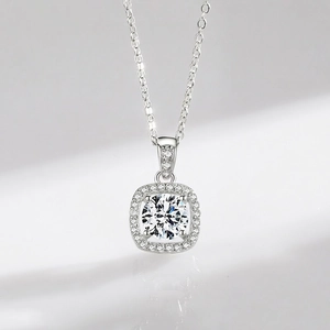 Minimalist S925 sterling silver halo necklace with round-cut cubic zirconia pendant