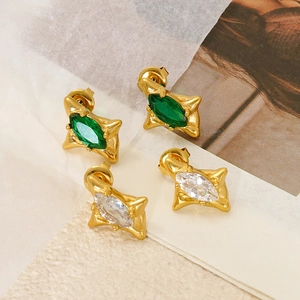 Boucles d'oreilles vintage en acier inoxydable avec zircons marquise verts et blancs
