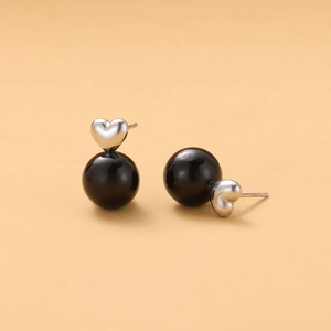 French retro heart shaped black pearl earrings with silver metallic stud design