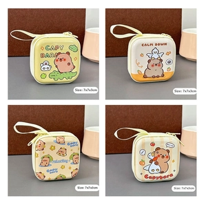 Vista dettagliata dei mini portamonete Capybara 7x7x3cm per auricolari e monete