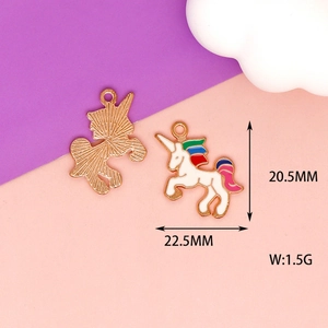 Detail showing unicorn charm dimensions 20.5x22.5mm with weight of 1.5g for DIY jewelry