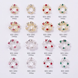 Charmes à ongles couronne de Noël avec strass colorés et perles en alliage doré